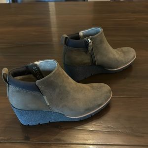 NWT Dr. Scholl’s Bernie 8 Green Booties